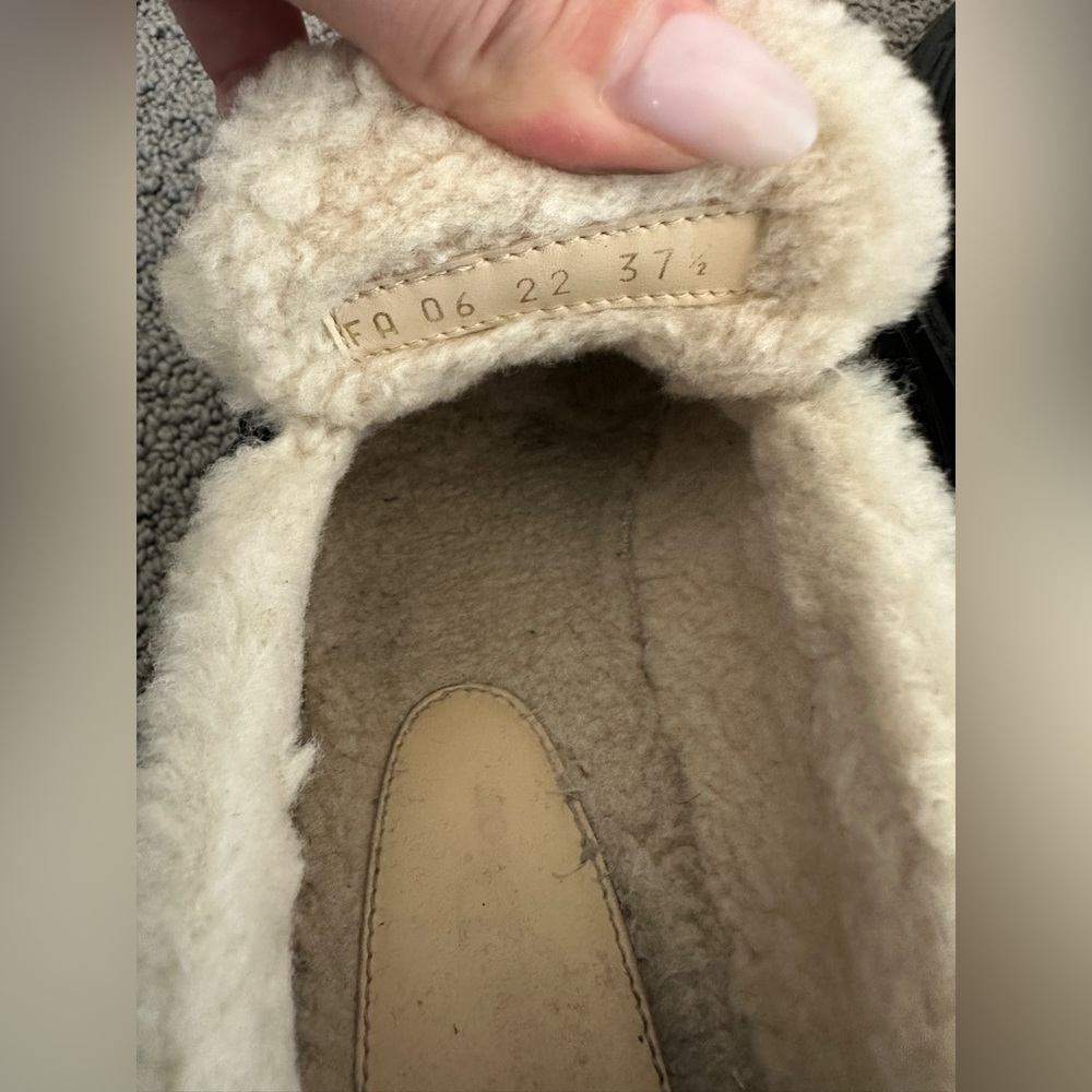 Christian Dior shearling insole loafers size 37.5 good condition. - Picture 12 of 12